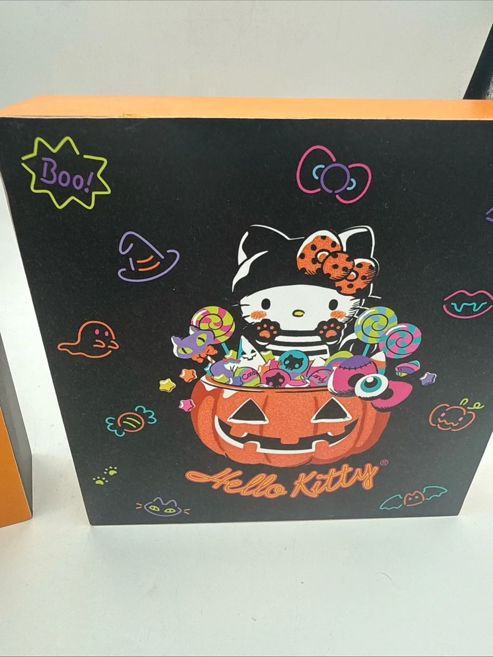2x Sanrio Hello Kitty Halloween wood wall  Decor Pumpkin Candy&  Trick Or Treat